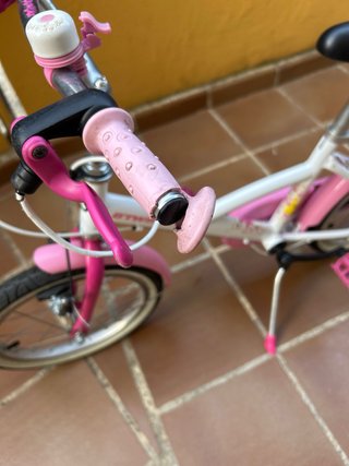 Bicicleta infantil B'twin rosa y blanca