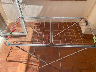 Dos Tendederos de ropa plegable