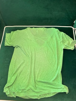 Camiseta verde verano con escote cruzado