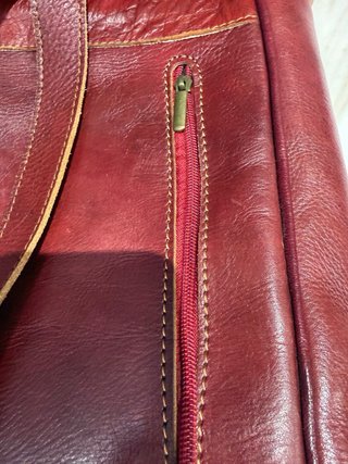 Mochila de cuero burdeos