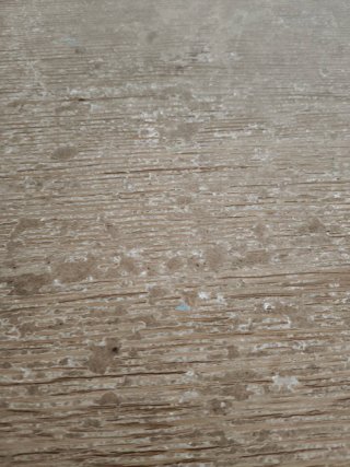 Mesa de comedor de madera y metal