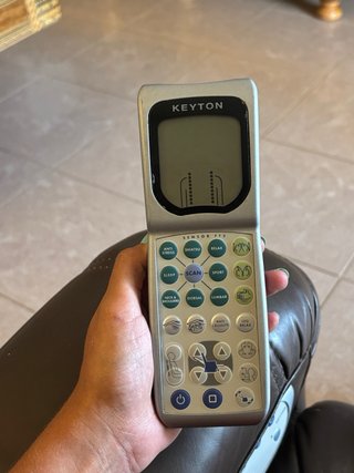 Sillón masaje KEYTON Scan Cuero Marrón