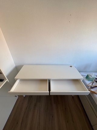 Escritorio blanco