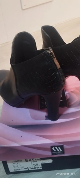 Botines de tacón negras