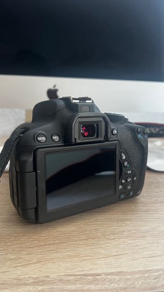 Canon EOS 700D