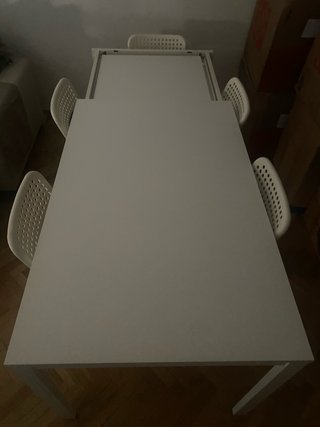 Mesa comedor extensible blanca 5 sillas (6 avería)