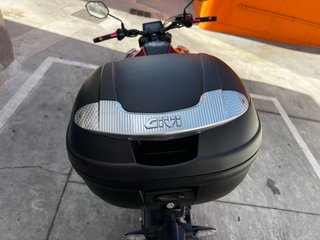 Honda CB 125 R Roja y Plata