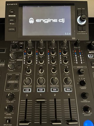Controladora Denon DJ SC Live 4