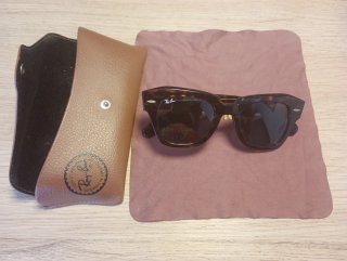 Gafas Ray-Ban y Funda Marrón