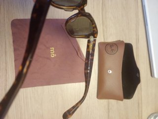 Gafas Ray-Ban y Funda Marrón