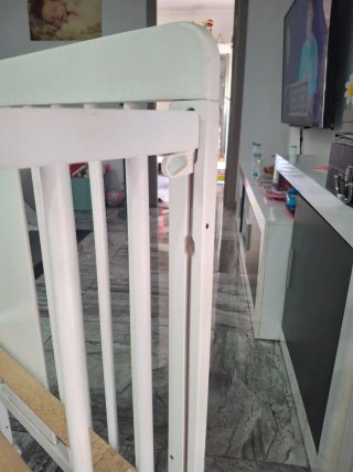 Cuna de bebé blanca