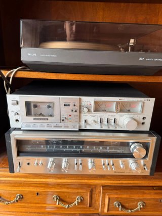 Equipo Hi-Fi Vintage: Tocadiscos, Cassette y Radio