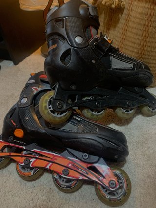 Patines en línea negros y naranjas Talla 42
