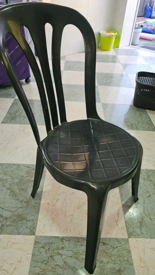 Silla de plástico negra 4 unidades