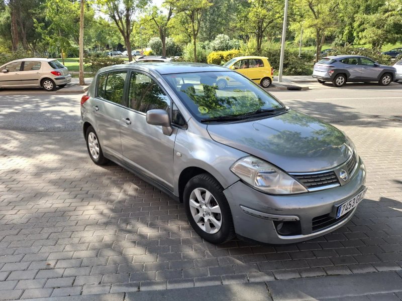 Nissan Tiida 2009 - foto 1