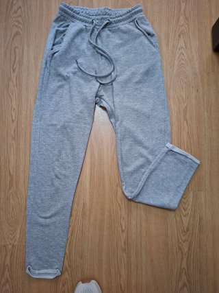 Pantalón chándal gris largo