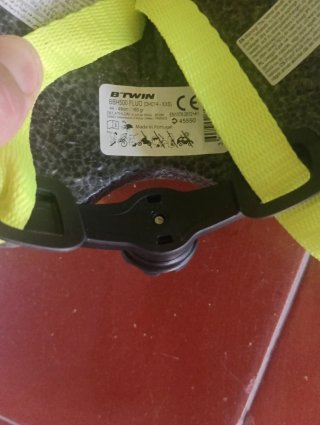 Casco infantil amarillo
