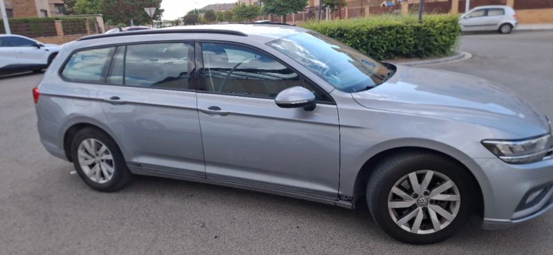 Volkswagen Passat 2021 - foto 1