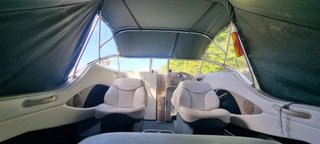 Lancha Bayliner Capri lista para navegar