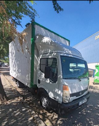 Nissan Cabstar 2010