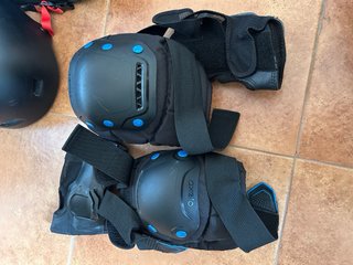 Patines Oxelo, 41, con casco y protecciones