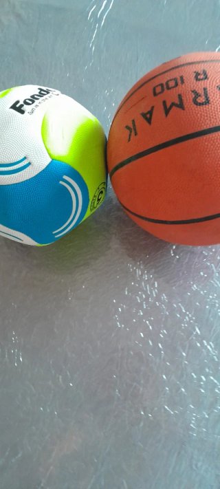 2 Balones: Baloncesto y Fútbol