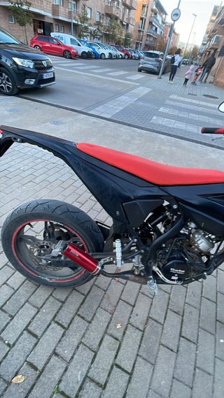 Moto Beta RR 49cc estilo Supermotard