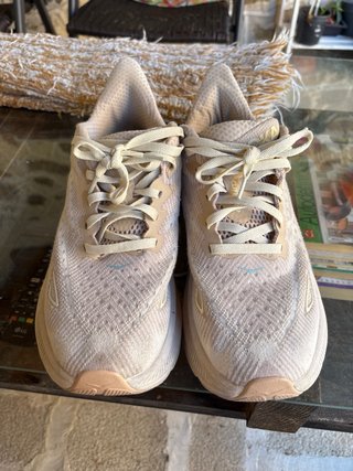 Hoka Clifton 9 Beige/Blanco