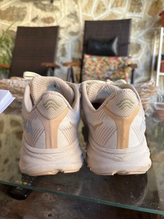 Hoka Clifton 9 Beige/Blanco