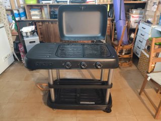 Barbacoa Negra Metal de gas poco uso