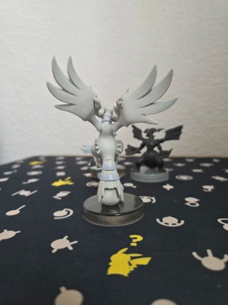 Figuras Kaiyodo Reshiram Zekrom Kyurem