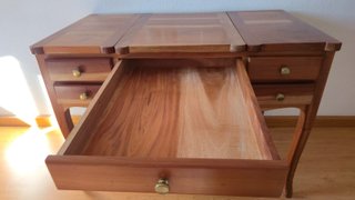 Mesa de costura clásica de madera maciza