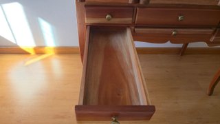 Mesa de costura clásica de madera maciza
