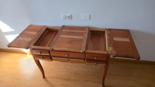 Mesa de costura clásica de madera maciza