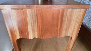 Mesa de costura clásica de madera maciza
