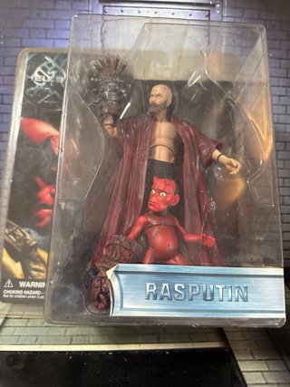 Hellboy Rasputin Figura de Acción