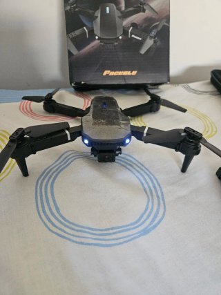Dron E88 Nova con Control Remoto y 3 Baterías