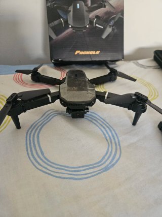 Dron E88 Nova con Control Remoto y 3 Baterías