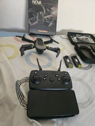 Dron E88 Nova con Control Remoto y 3 Baterías