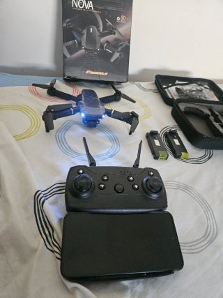 Dron E88 Nova con Control Remoto y 3 Baterías