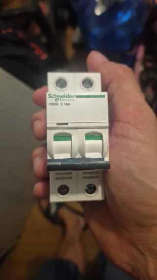 Magnetotérmico Schneider IC60N C16A