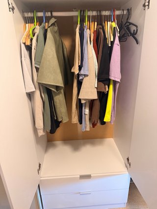 Ropero 2 puertas Ikea beige/blanco