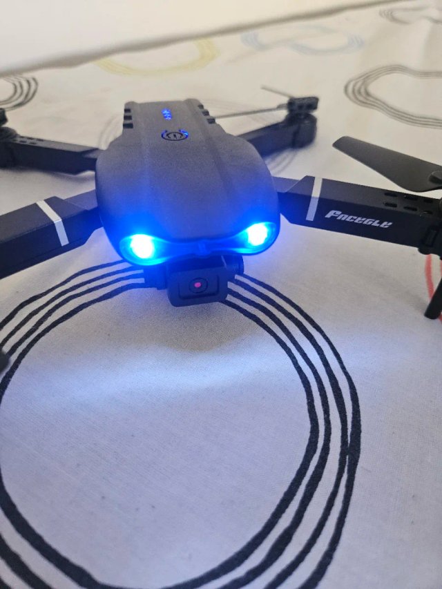 Dron E88 Negro con Maletín y Mando