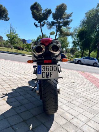 Yamaha FZ6 - Escape Devil Carbono