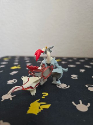 Kyurem Blanco Kaiyodo Figura Pokémon