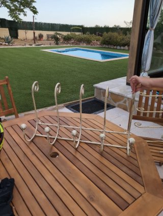 Percheros forja vintage beige