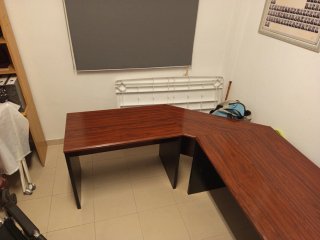 Mesa de escritorio de madera