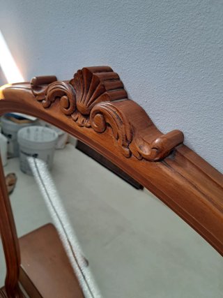 Tocador con espejo de madera