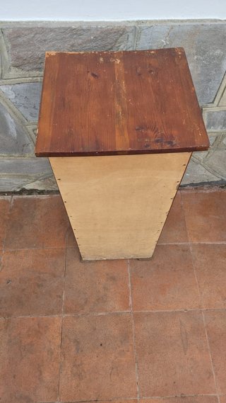 Armario madera pino macizo barnizado color castaño