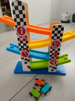 Pista de coches de madera